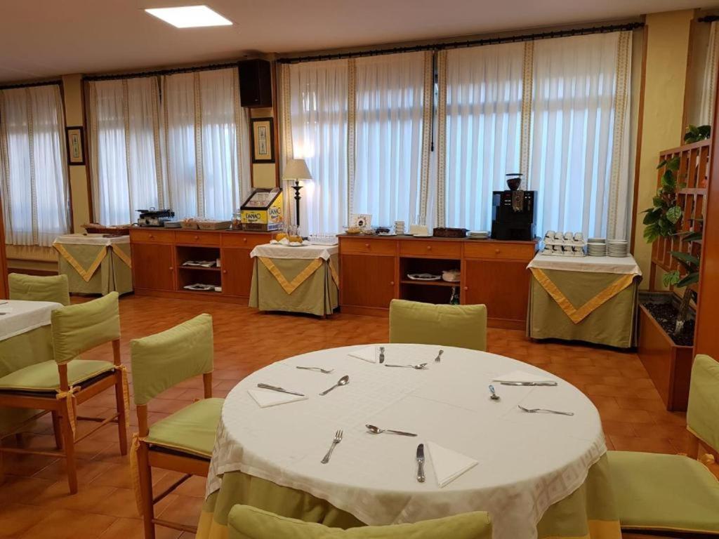 Hotel Alda בוירו מראה חיצוני תמונה